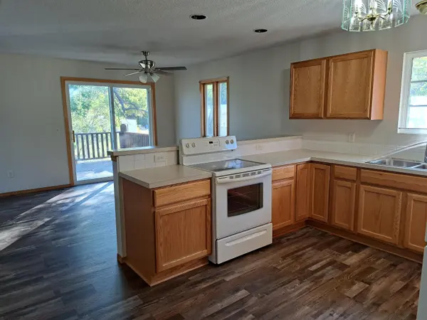 235 W Wood Ave, Clearwater, KS 67026