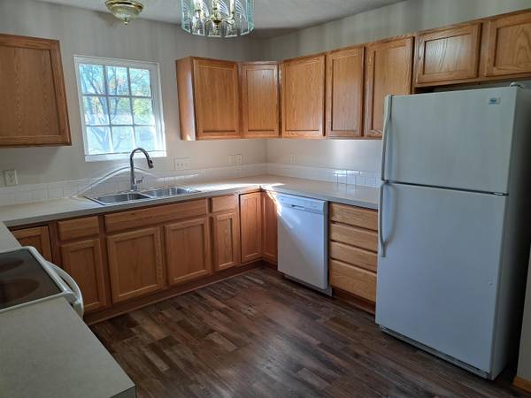 235 W Wood Ave, Clearwater, KS 67026