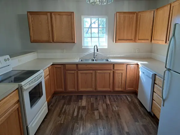 235 W Wood Ave, Clearwater, KS 67026