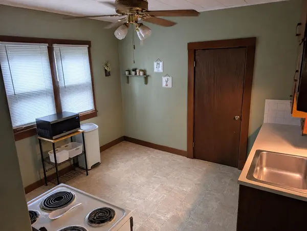 614 Gypsum Ave, Salina, KS 67401