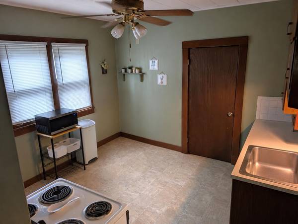 614 Gypsum Ave, Salina, KS 67401