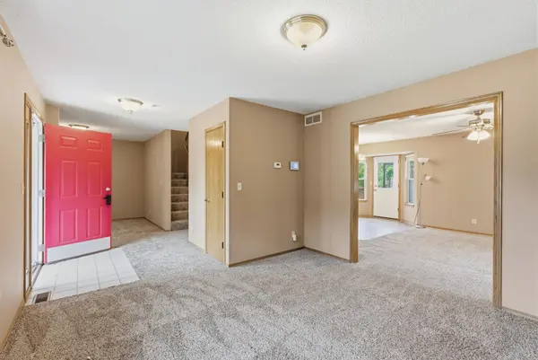 2720 N Beacon Hill, Wichita, KS 67220