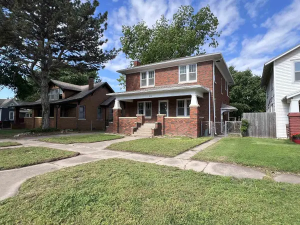 215 N 3rd, Arkansas City, KS 67005
