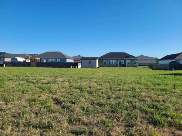 1431 Curtiss Dr., Mcpherson, KS 67460