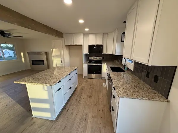 105 Windward Ct, Newton, KS 67114