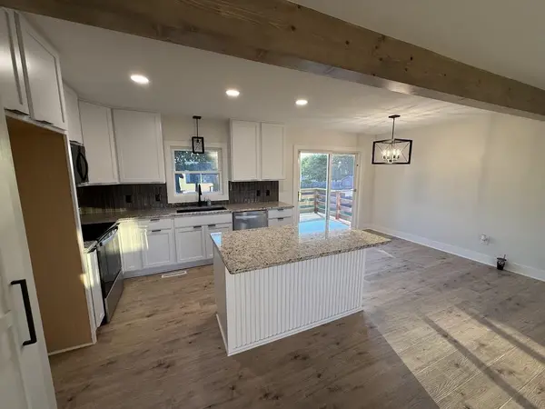 105 Windward Ct, Newton, KS 67114