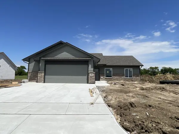 2006 E Limestone St, Andover, KS 67002