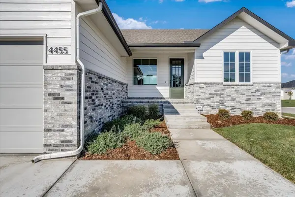4455 N Grey Meadows St, Maize, KS 67101