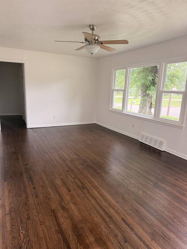 930 N Westview, Derby, KS 67037