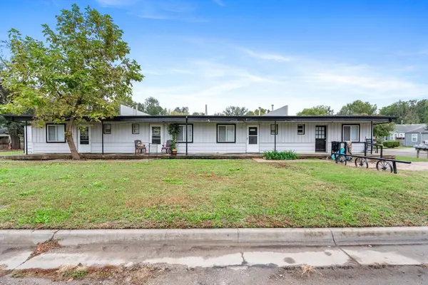 121-127 W 31st St N, Wichita, KS 67204