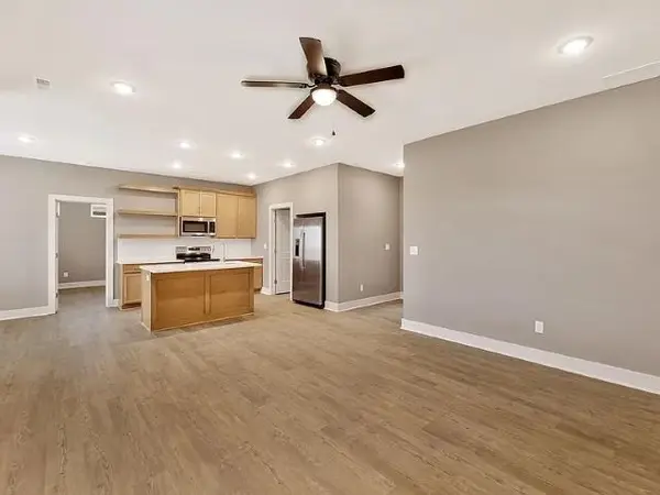 691/695/699 1013 W Long Path, Goddard, KS 67052