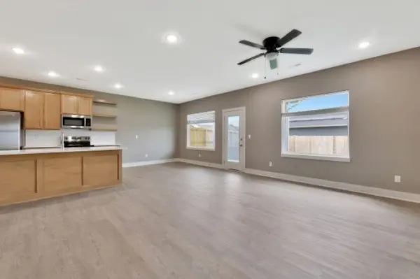 1013 W Long Path, Goddard, KS 67052
