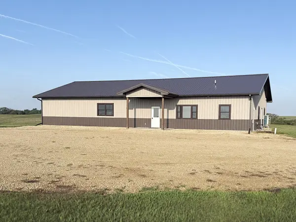 292 14th Rd, Clay Center, KS 67432