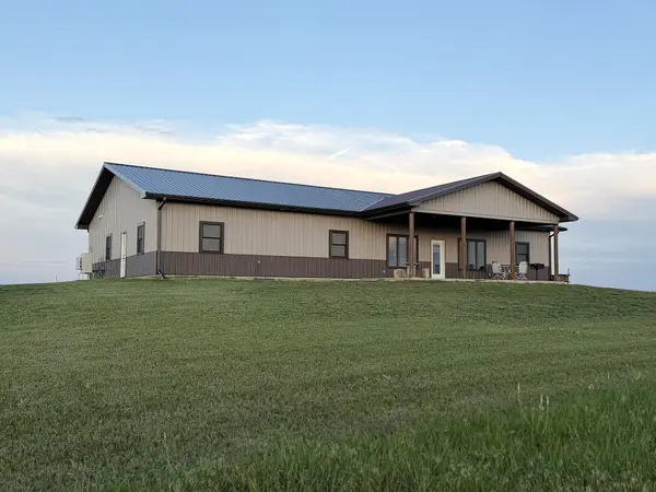 292 14th Rd, Clay Center, KS 67432