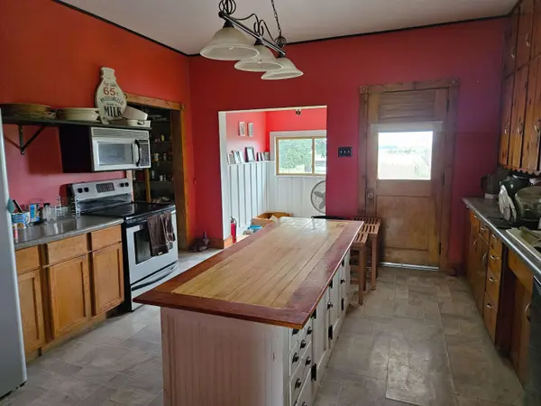 291 10 Rd, Jamestown, KS 66948