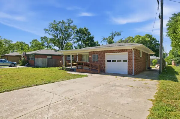 419 E 9th Ave, Belle Plaine, KS 67013