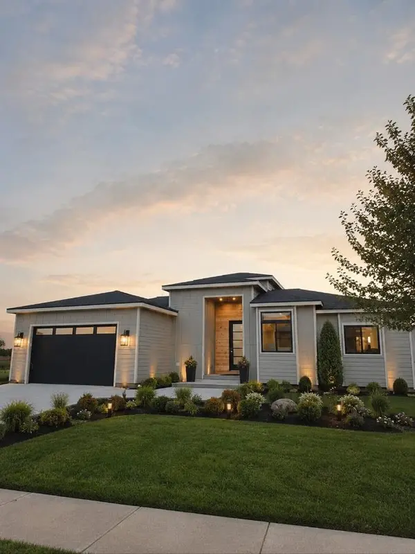 2001 Wheatland Circle, Salina, KS 67401