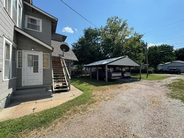 615 N 2nd, Arkansas City, KS 67005