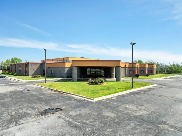3232 N Summit St, Arkansas City, KS 67005