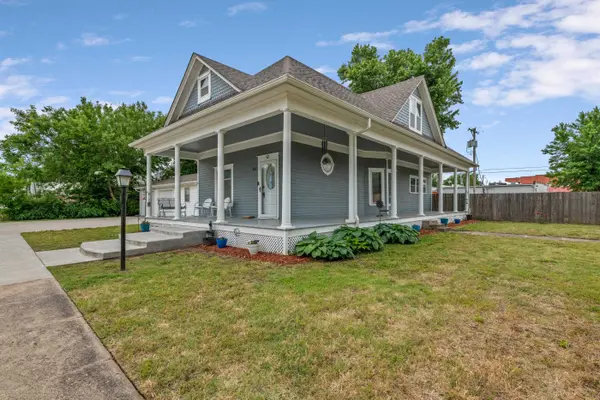 423 N Main St, Belle Plaine, KS 67013