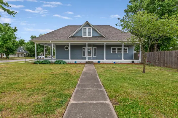 423 N Main St, Belle Plaine, KS 67013