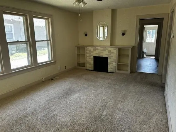1221 N 4TH, Arkansas City, KS 67005