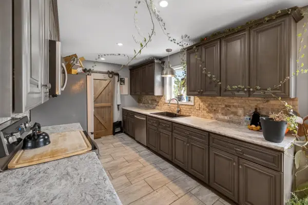 15798 SW Prairie Creek Rd, Rose Hill, KS 67133