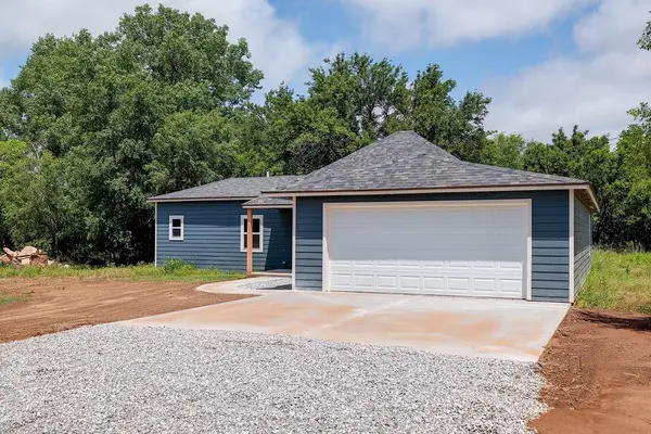 2118 W Radio Ln, Arkansas City, KS 67005