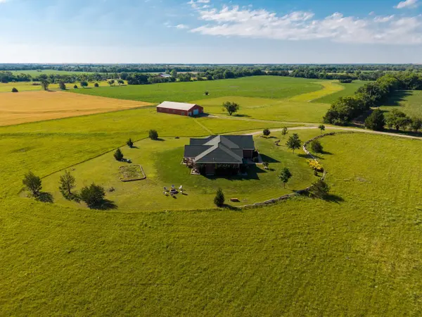 2100 N East Lake Rd, Newton, KS 67114