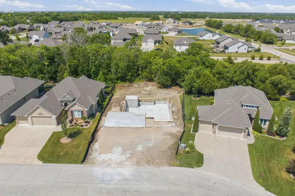 6233 E Central Park Ct., Bel Aire, KS 67220