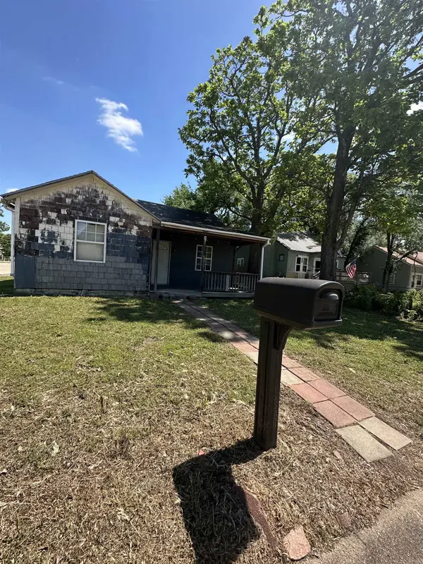1529 N C St., Wellington, KS 67152
