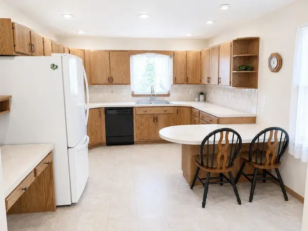 915 Lena, Salina, KS 67401