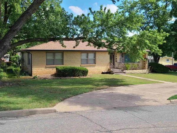 1720 Simpson, Winfield, KS 67156