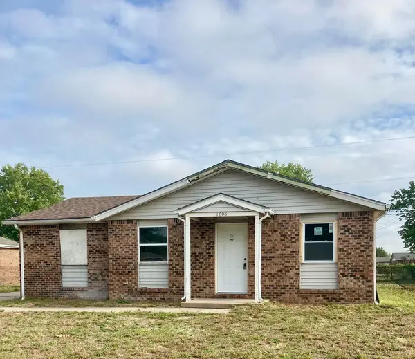 1608 E DelMar, Wichita, KS 67216