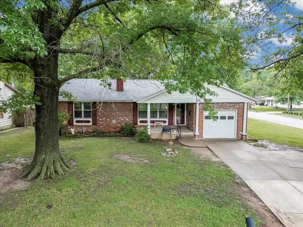 1603 Mound St., Winfield, KS 67156