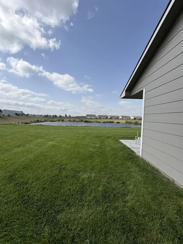 2817 W 55th St N Ct, Wichita, KS 67204