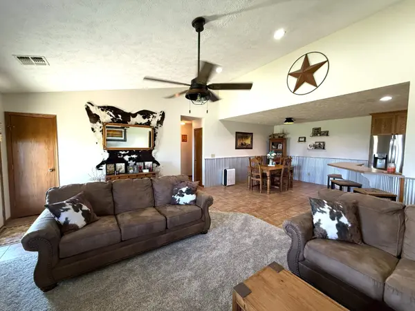 522 N 150th Road, Bennington, KS 67422