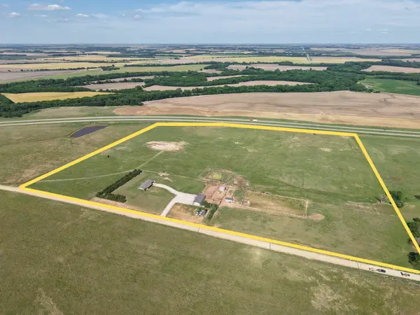 522 N 150th Road, Bennington, KS 67422