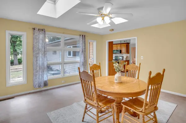 4 Cedar Dr, Newton, KS 67114
