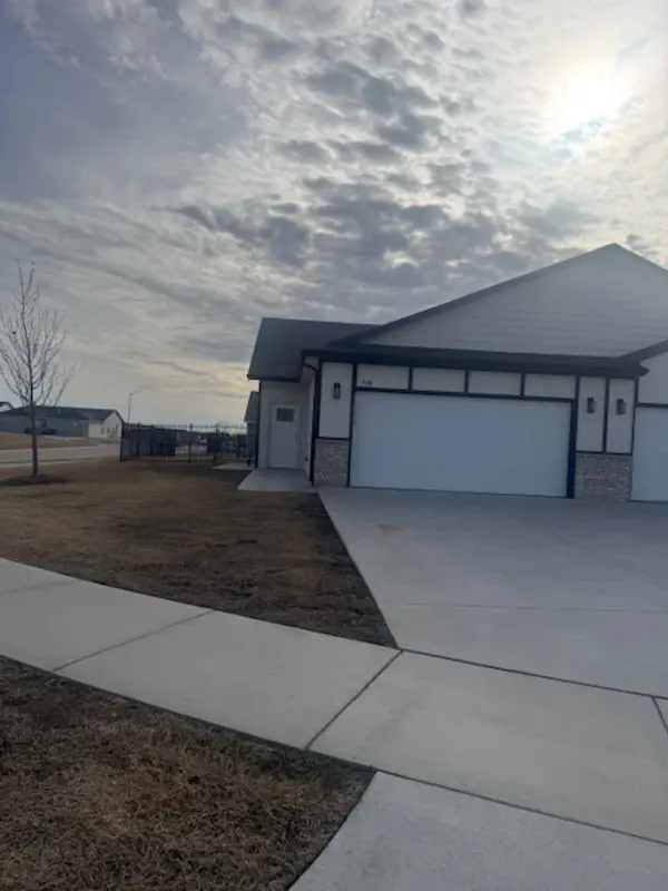 5196 N Honeylocust, Wichita, KS 67226