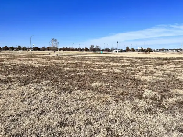 1208 E PARK GLEN STREET, Clearwater, KS 67026