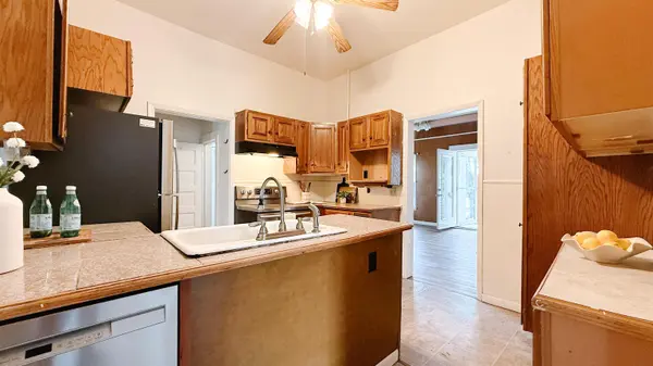 407 S Pine St, Pratt, KS 67124