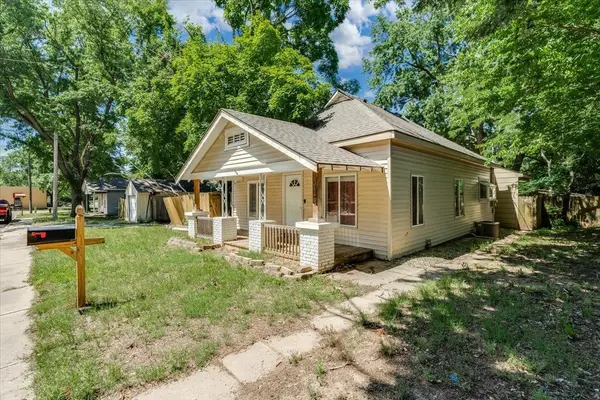 513 S 1st Ave, Mulvane, KS 67110