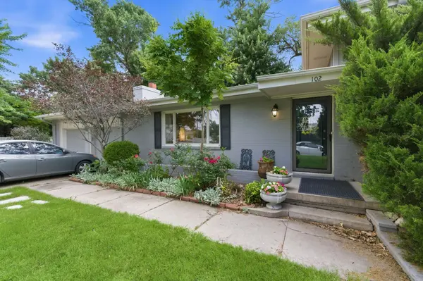 102 S Lochinvar St, Wichita, KS 67207