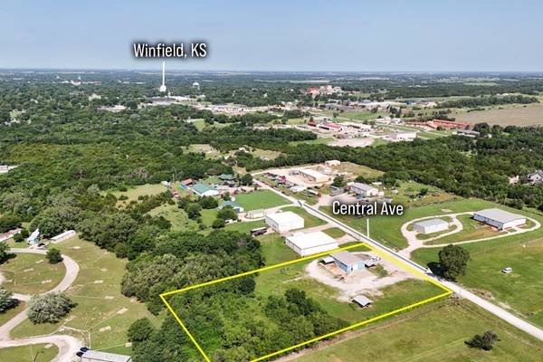 3315 E Central, Winfield, KS 67156
