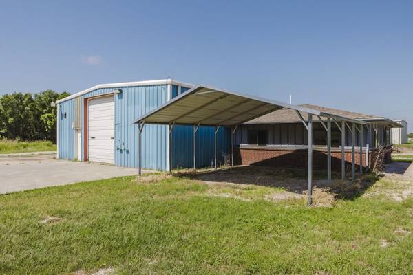 3315 E Central, Winfield, KS 67156