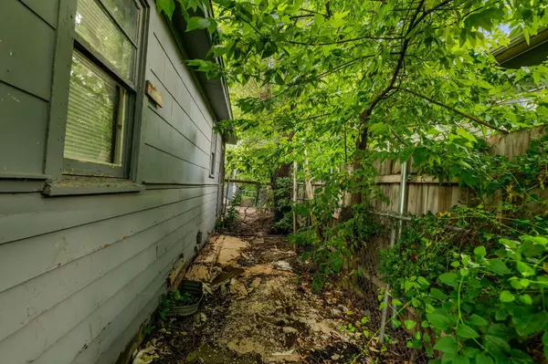 2001 E Elm St, Wichita, KS 67214