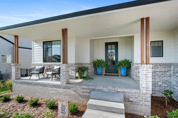 1327 W Footbridge St, Goddard, KS 67052