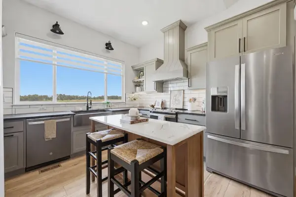 1327 W Footbridge St, Goddard, KS 67052
