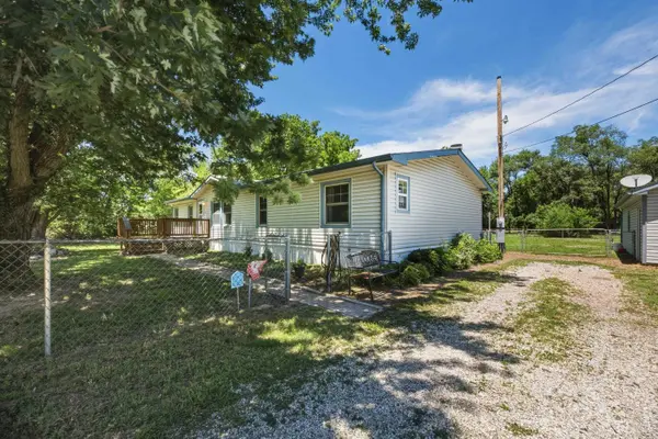 416 W 58th St S, Wichita, KS 67217